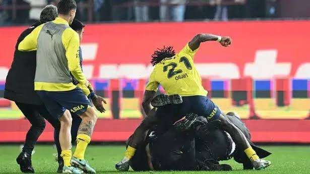 Turkish Turmoil: Fenerbahce Star Osayi-Samuel Faces Lengthy Ban After Altercation with Trabzonspor Fan"